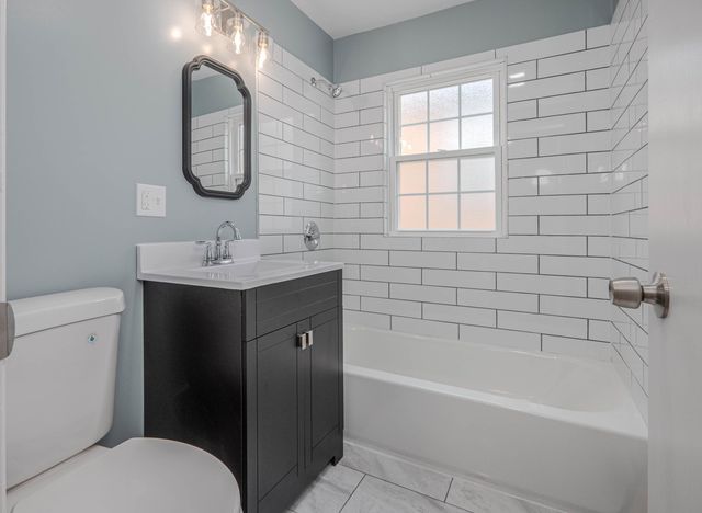 2912 N 74th Avenue, Elmwood Park, IL 60707