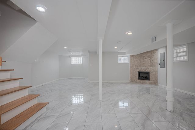 2912 N 74th Avenue, Elmwood Park, IL 60707