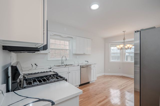 2912 N 74th Avenue, Elmwood Park, IL 60707