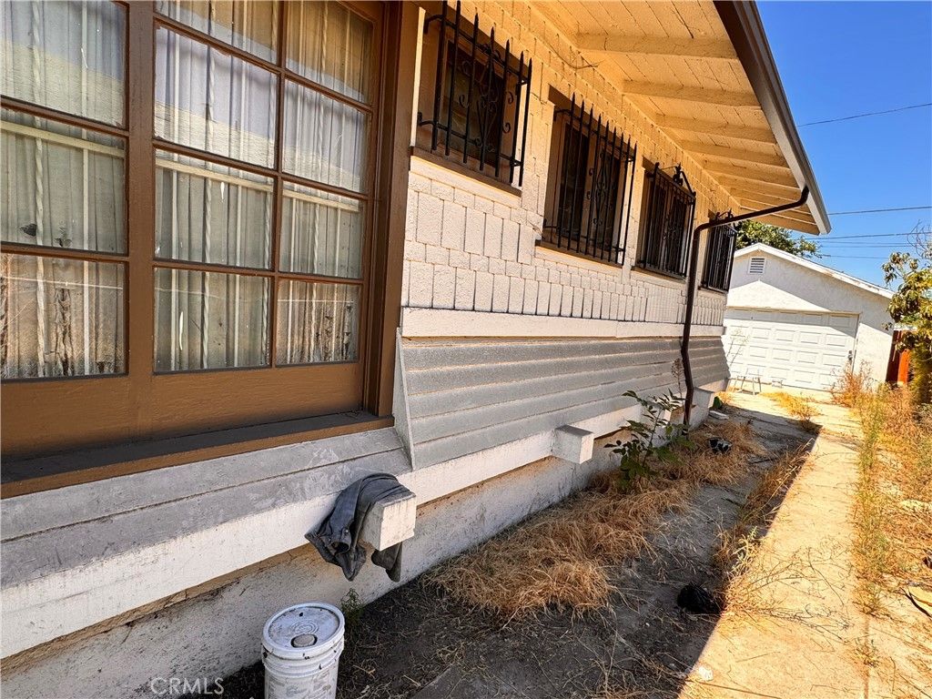 1813 W 48th Street, Los Angeles, CA 90062 — photo 4