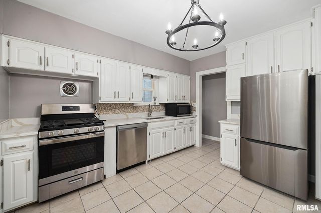3124 N PARISH Avenue, Peoria, IL 61604