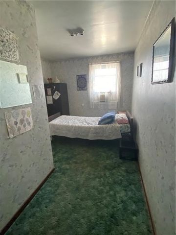 697 Vanderbilt Rd, Connellsville, PA 15425