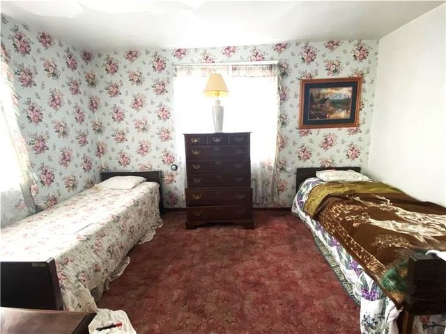 697 Vanderbilt Rd, Connellsville, PA 15425