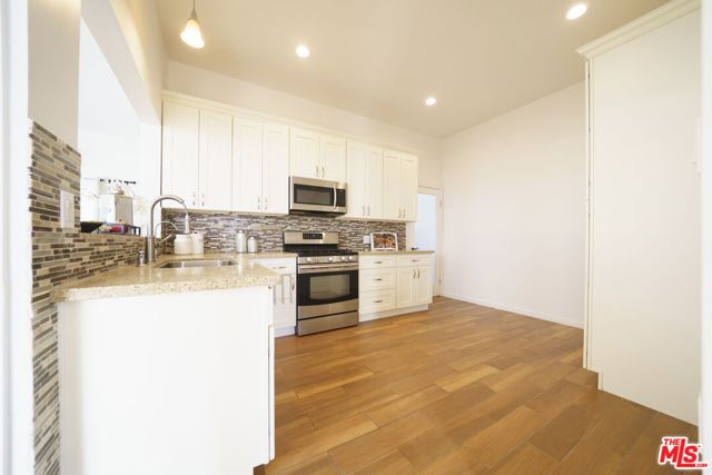 1159 S Norton Avenue, Los Angeles, CA 90019