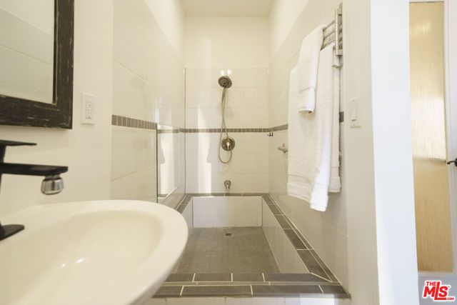 1159 S Norton Avenue, Los Angeles, CA 90019