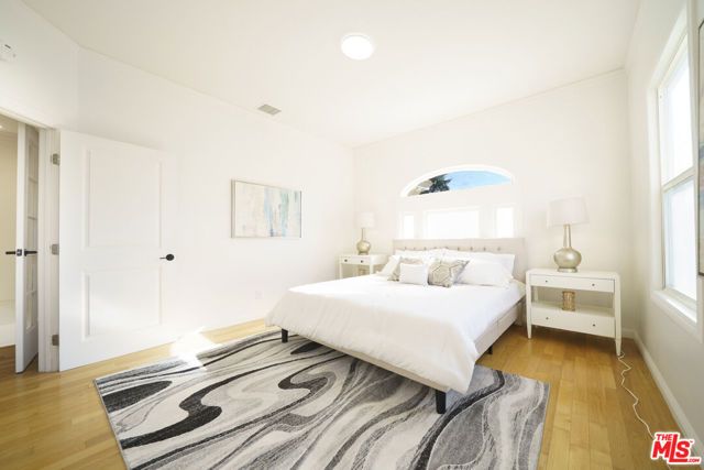 1159 S Norton Avenue, Los Angeles, CA 90019