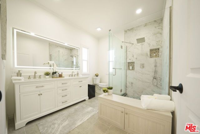 1159 S Norton Avenue, Los Angeles, CA 90019