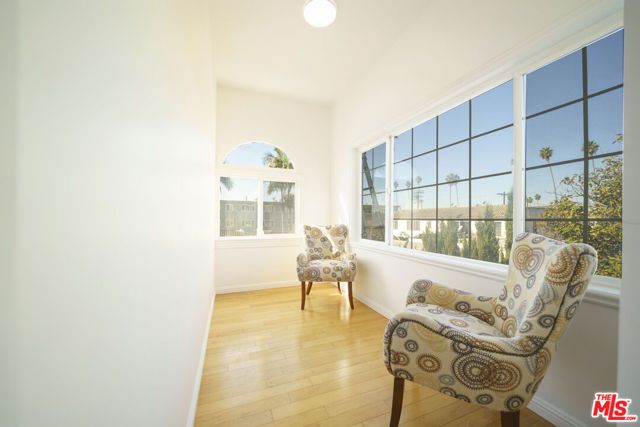 1159 S Norton Avenue, Los Angeles, CA 90019