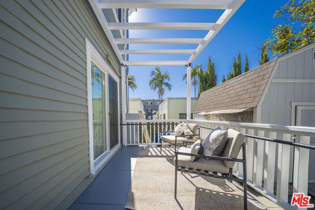 1159 S Norton Avenue, Los Angeles, CA 90019