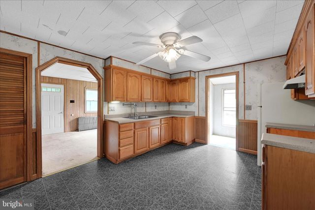 298 CAMP RD, Pine Grove, PA 17963