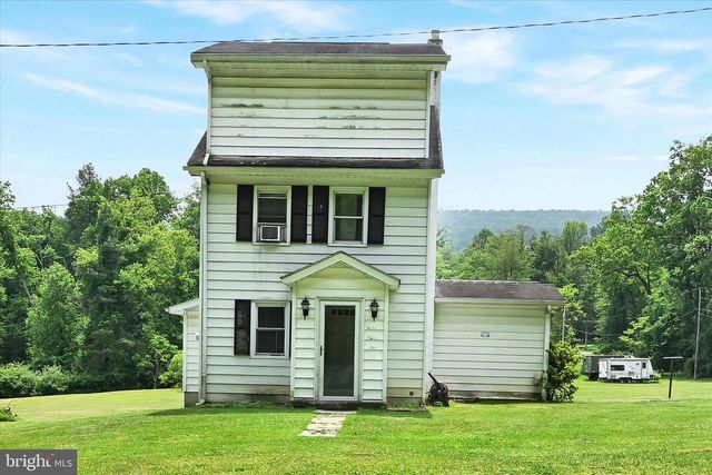 298 CAMP RD, Pine Grove, PA 17963