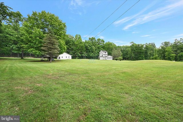 298 CAMP RD, Pine Grove, PA 17963