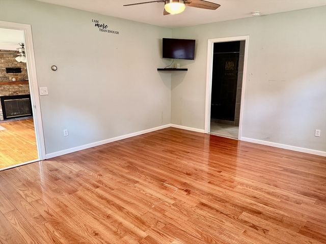 57 Laurel Ln, Bellingham, MA 02019