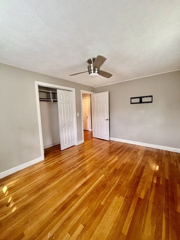 57 Laurel Ln, Bellingham, MA 02019