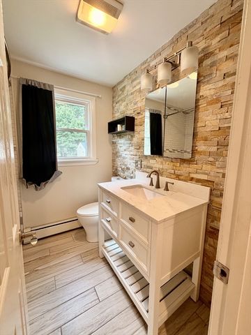 57 Laurel Ln, Bellingham, MA 02019
