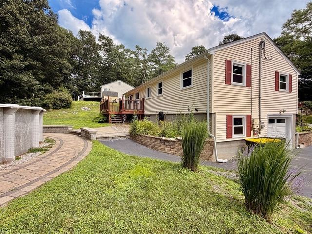 57 Laurel Ln, Bellingham, MA 02019