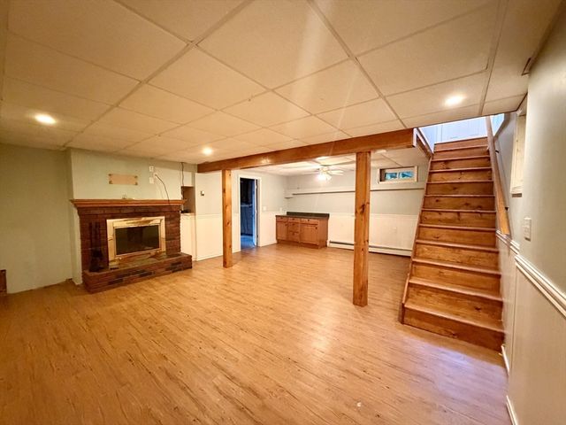 57 Laurel Ln, Bellingham, MA 02019