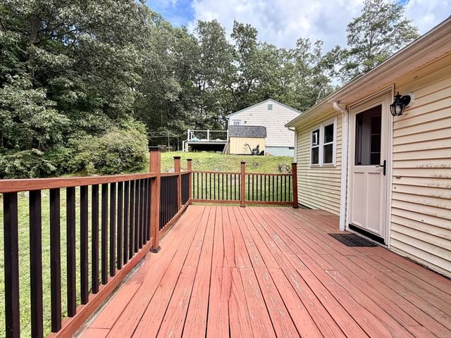 57 Laurel Ln, Bellingham, MA 02019