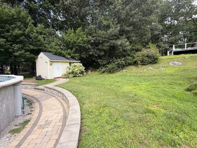 57 Laurel Ln, Bellingham, MA 02019