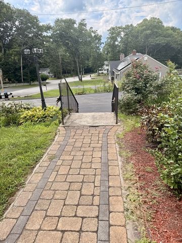 57 Laurel Ln, Bellingham, MA 02019