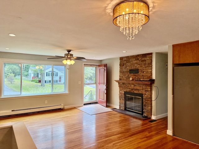 57 Laurel Ln, Bellingham, MA 02019