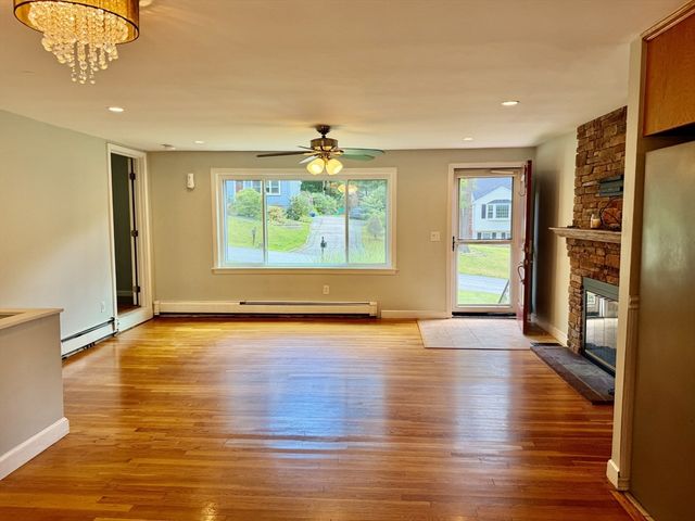 57 Laurel Ln, Bellingham, MA 02019