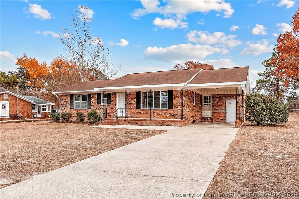 909 Kaywood Drive, Fayetteville, NC 28311
