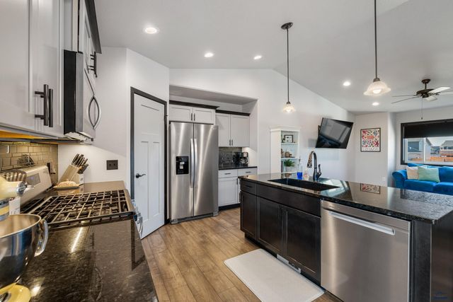 582 ANTIETAM DR, Box Elder, SD 57719