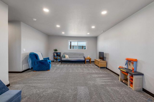 582 ANTIETAM DR, Box Elder, SD 57719