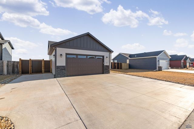 582 ANTIETAM DR, Box Elder, SD 57719