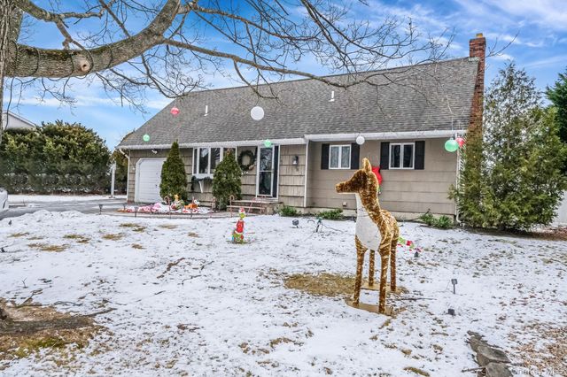 38 Camille Lane, East Patchogue, NY 11772