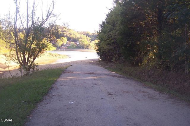1 Flat Creek Rd, Sevierville, TN 37876