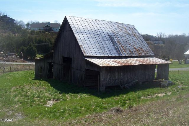 1 Flat Creek Rd, Sevierville, TN 37876