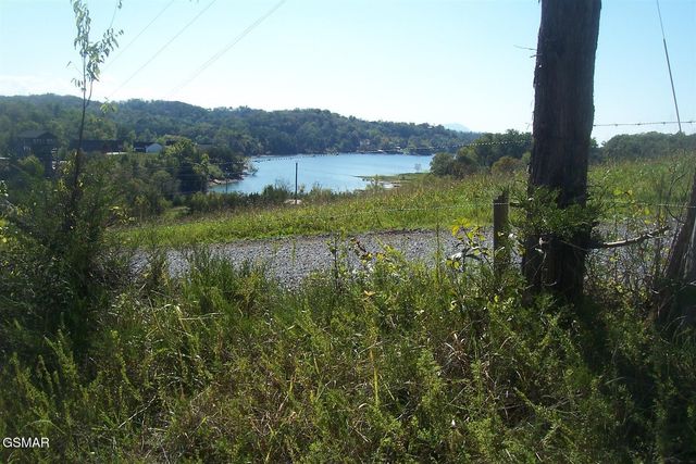 1 Flat Creek Rd, Sevierville, TN 37876