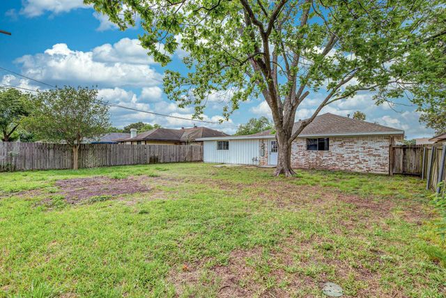 1109 E Columbia Lane, Deer Park, TX 77536