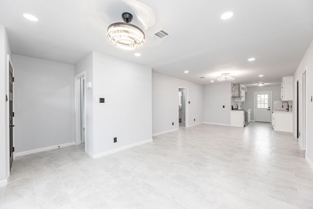 1109 E Columbia Lane, Deer Park, TX 77536