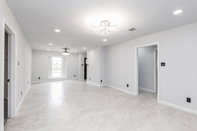 1109 E Columbia Lane, Deer Park, TX 77536