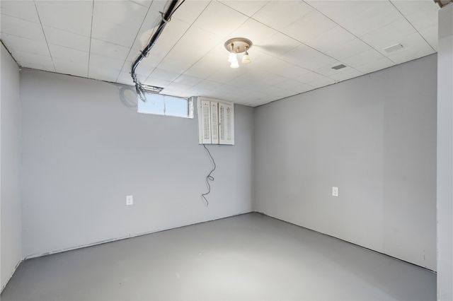 642 Old Marion Road NE, Cedar Rapids, IA 52402