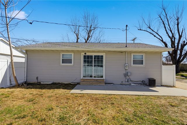 642 Old Marion Road NE, Cedar Rapids, IA 52402