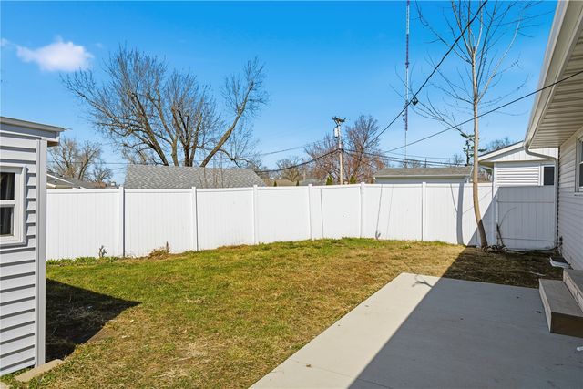 642 Old Marion Road NE, Cedar Rapids, IA 52402