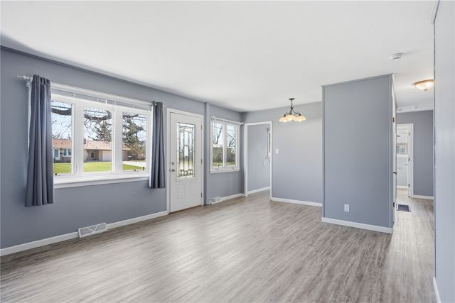 642 Old Marion Road NE, Cedar Rapids, IA 52402