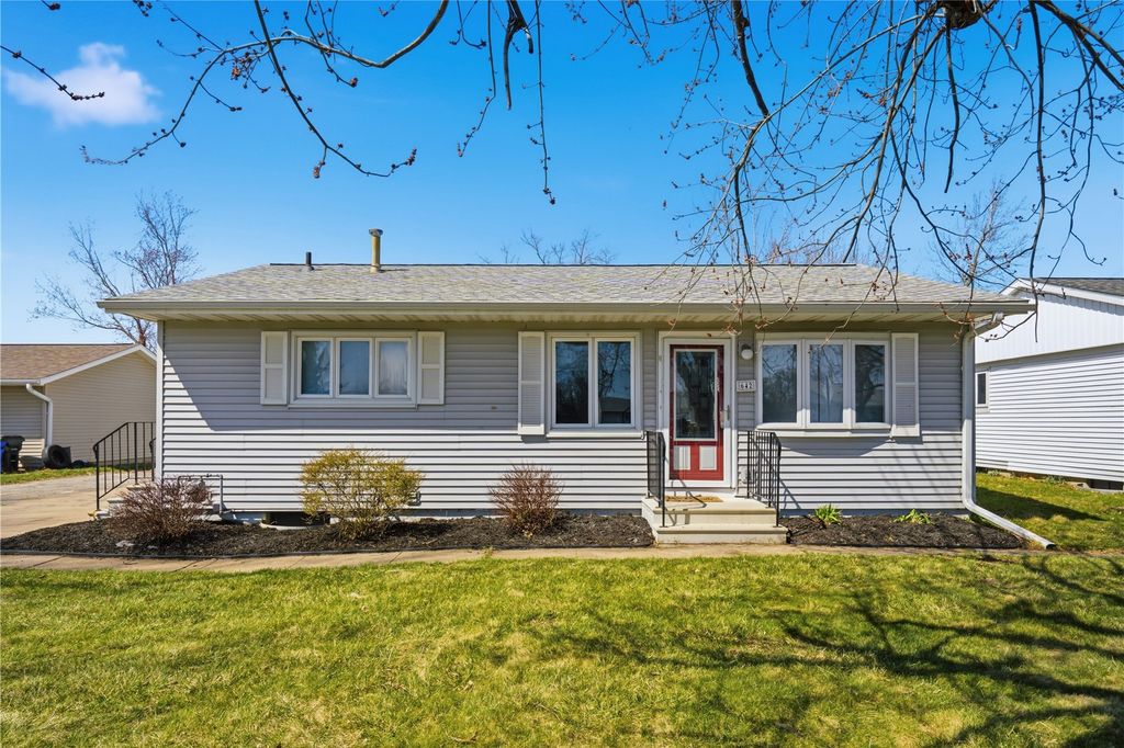 642 Old Marion Road NE, Cedar Rapids, IA 52402