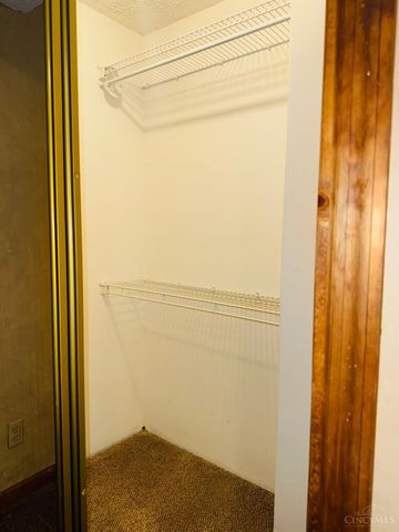 1047 Golfview Road, Middletown, OH 45042