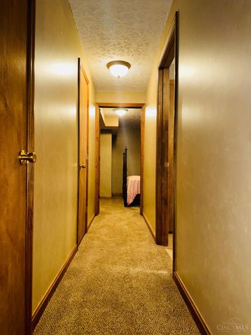 1047 Golfview Road, Middletown, OH 45042