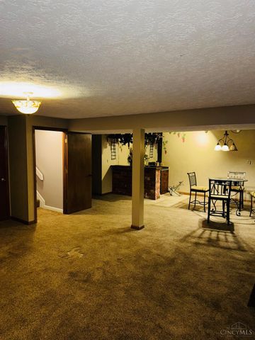 1047 Golfview Road, Middletown, OH 45042