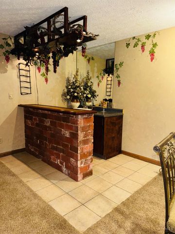 1047 Golfview Road, Middletown, OH 45042