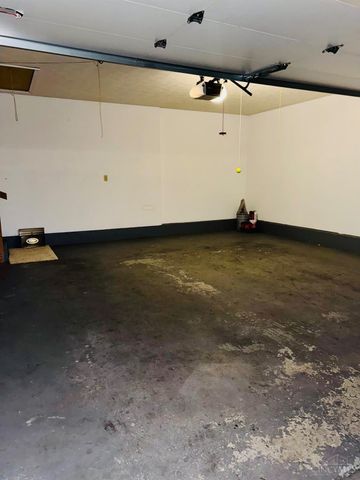 1047 Golfview Road, Middletown, OH 45042