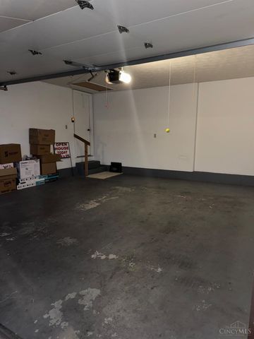 1047 Golfview Road, Middletown, OH 45042