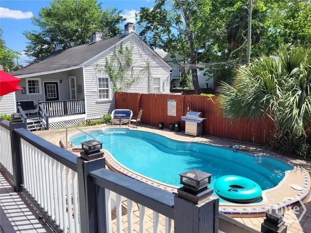 526 E Gwinnett Lane 4, Savannah, GA 31401