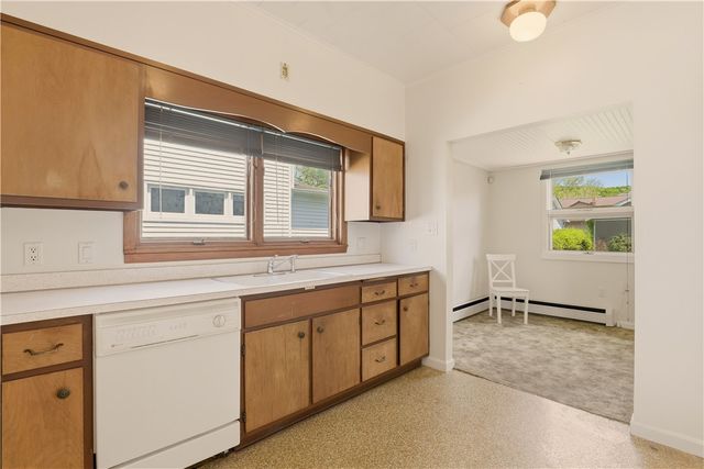 1221 Vine St, Connellsville, PA 15425
